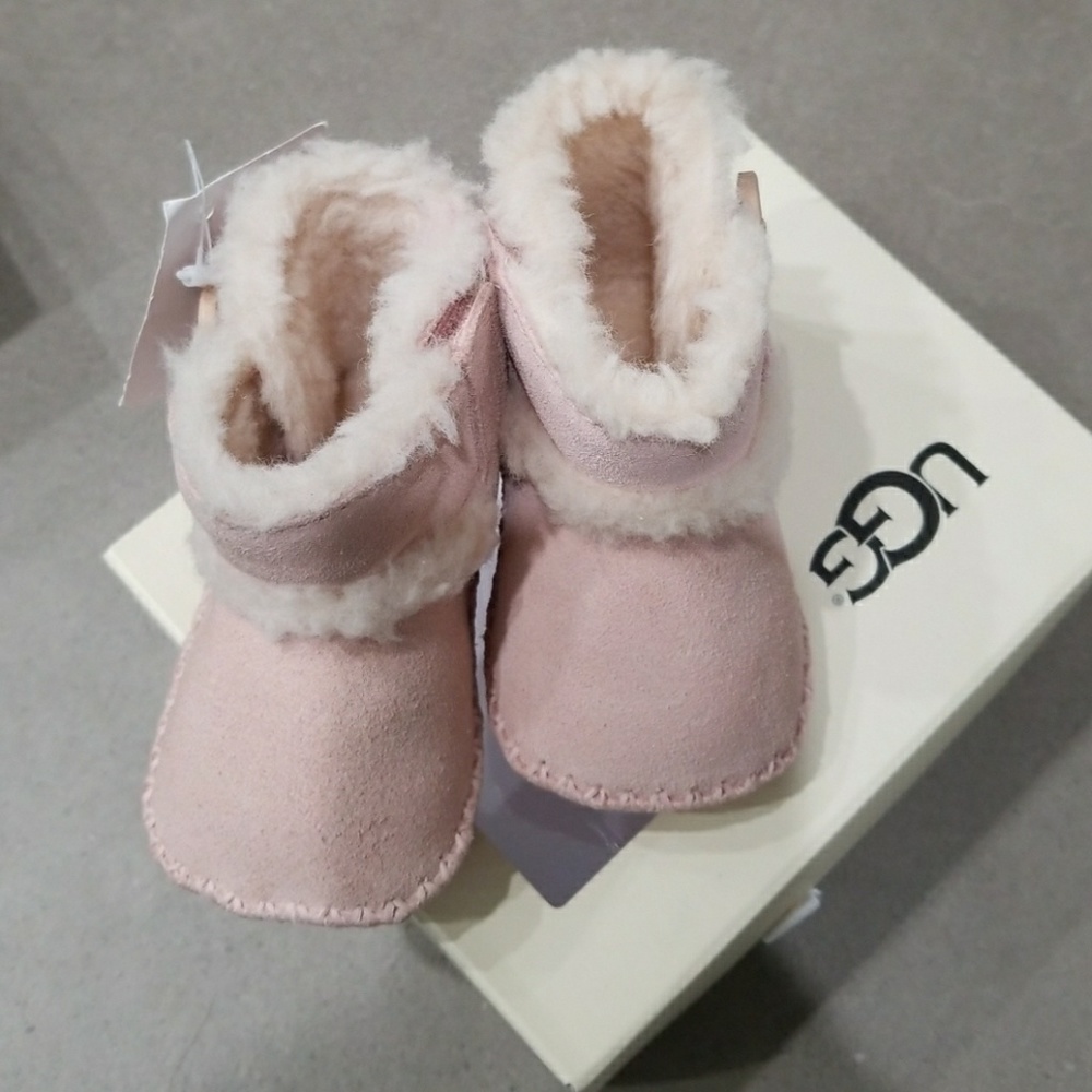 Amazing Baby Pink ugg